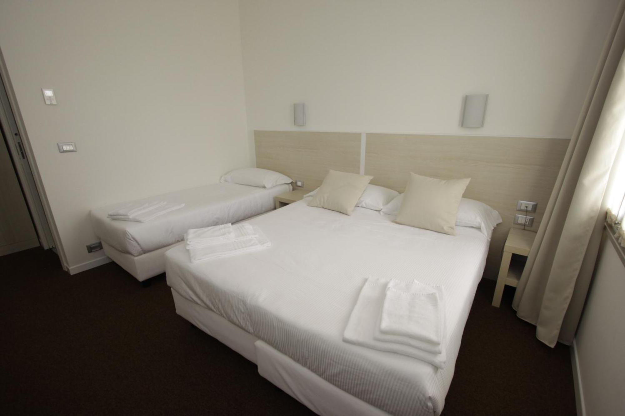 Hotel Paradise Airport Forlì Eksteriør billede